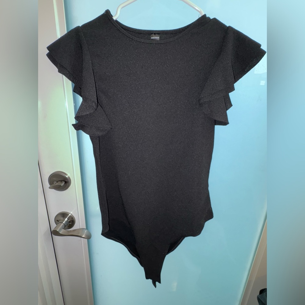 Super cute womens NWOT shein black ruffle sleeve thick bodysuit!